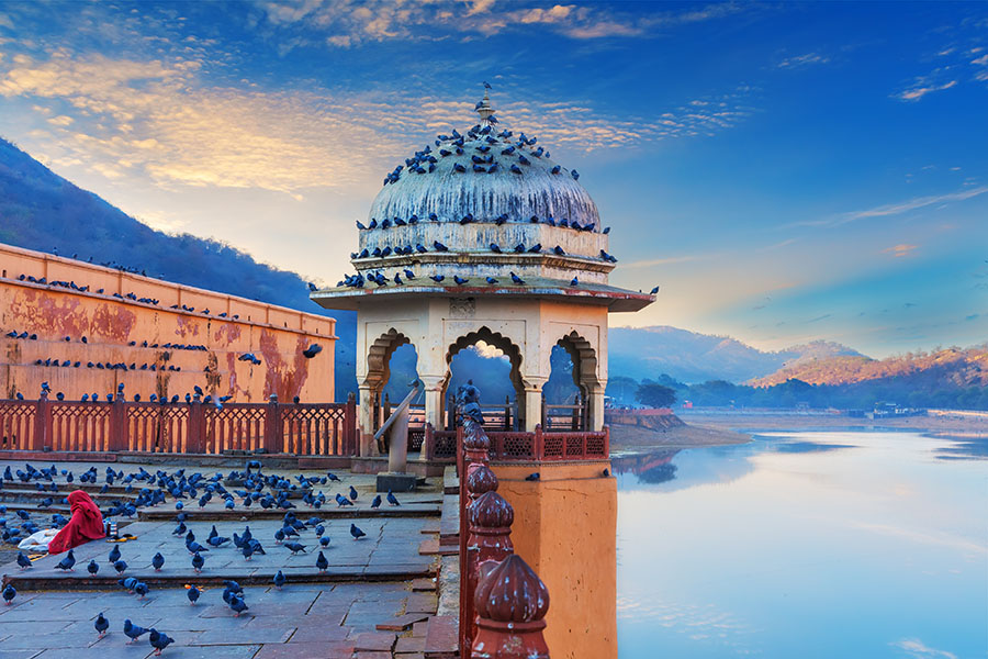 Soak up the views of Maotha Lake from the Amber Fort | Travel Nation