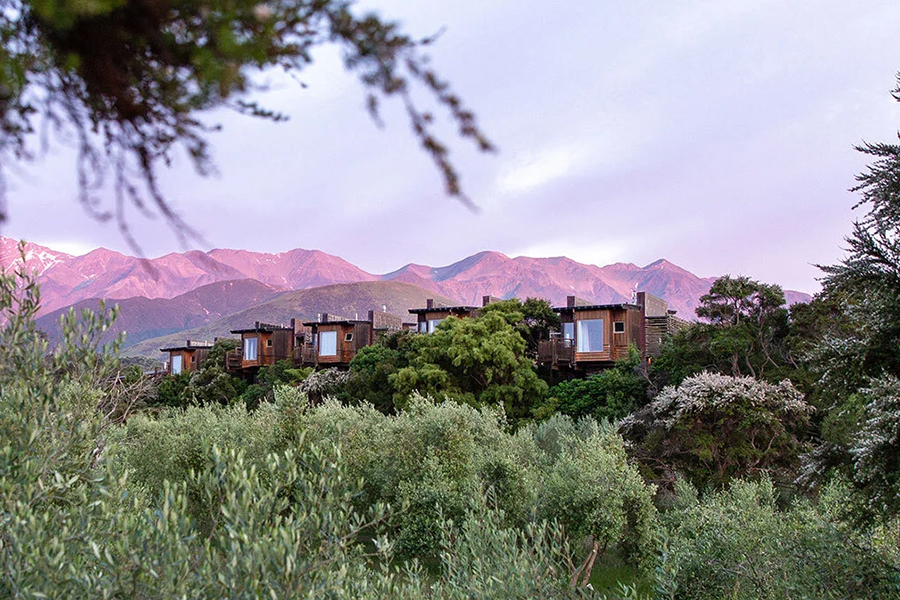 Enjoy quiet moments at Hapuku Lodges as the sun sets behind the mountains | Photo credit: Sal Salis