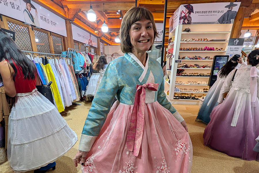 Liz in South Korea | Travel Nation