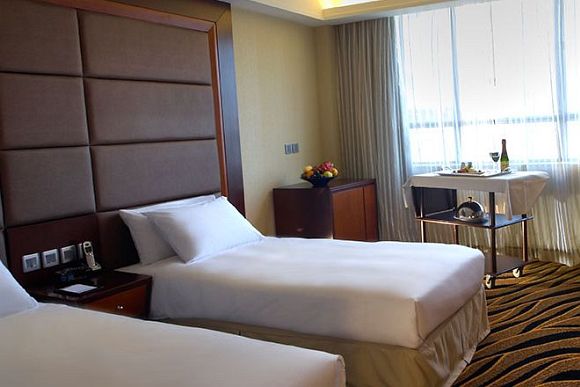 A room at Metropark Hotel Kowloon