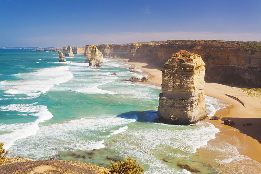 900x600-australia-great-ocean-road-twelve-apostles-sunshine