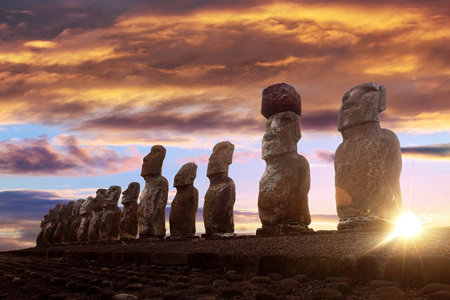 900x600-chile-easter-island-moai-sunset