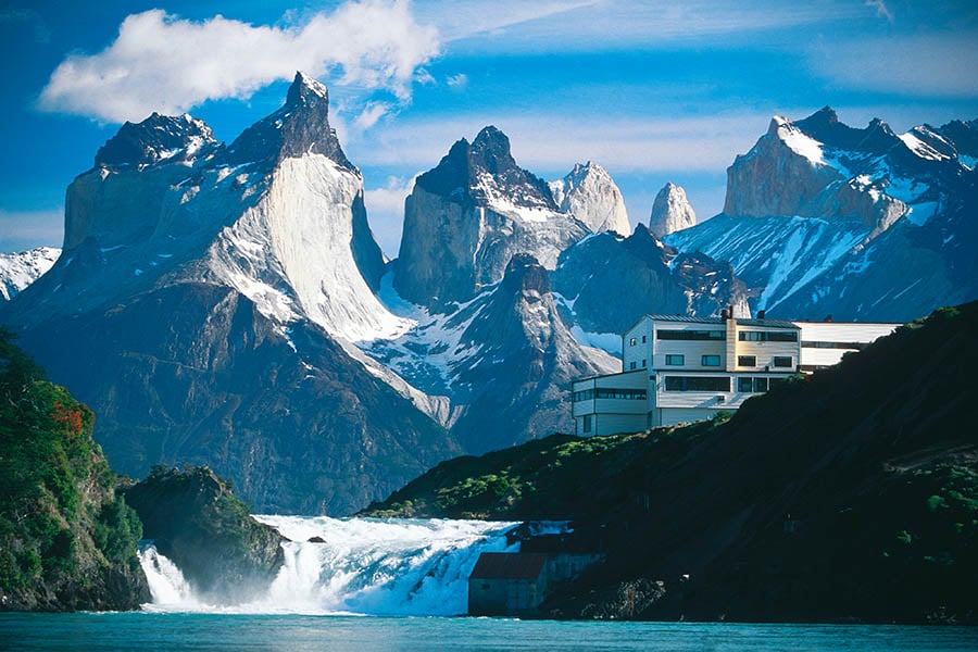 900x600-explora-patagonia-exterior-view-credit-explora-hotels