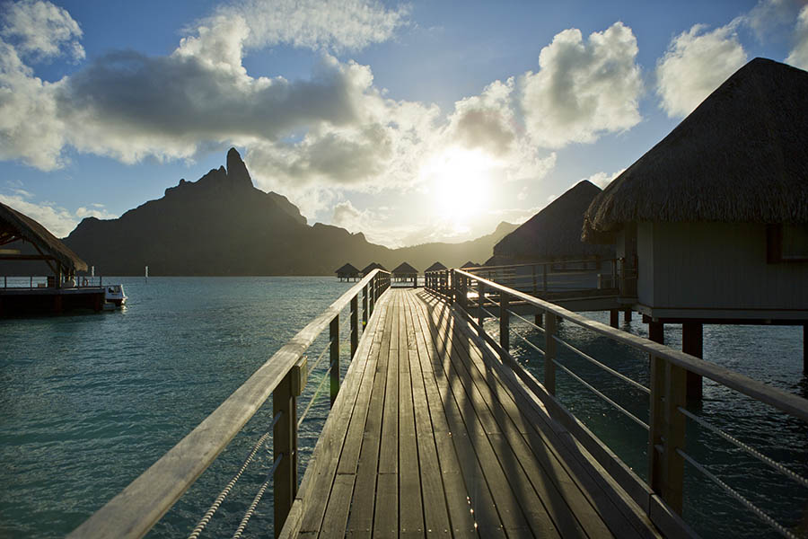 900x600-french-polynesia-bora-bora-overwater-bungalows-jetty-sunset-tahiti-tourisme