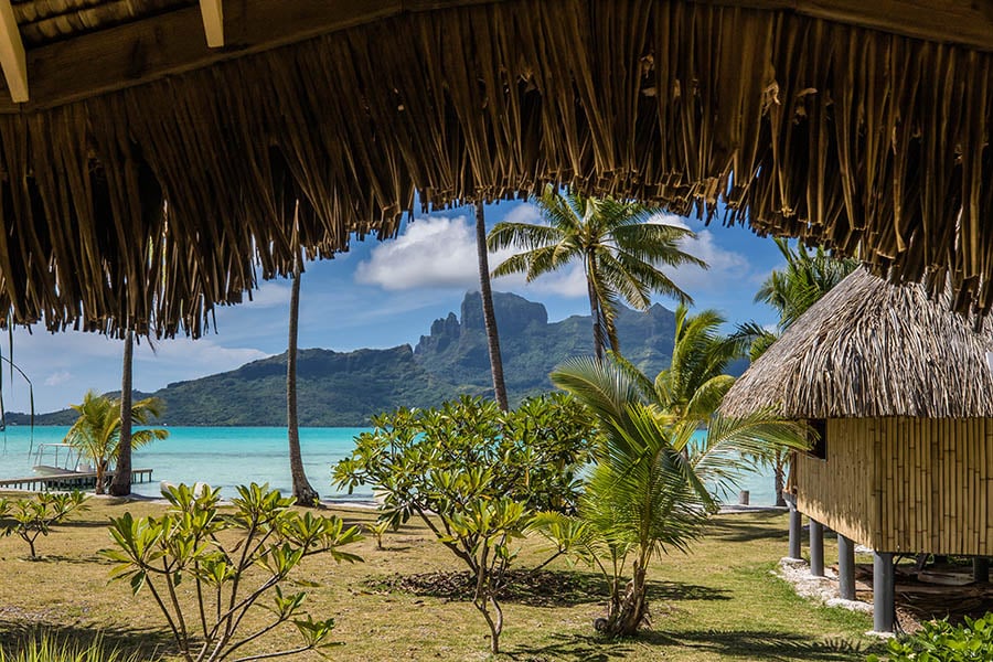 900x600-french-polynesia-bora-bora-pension-alice-et-raphael-bungalow-veranda-view-credit-mr-brightwell-tahiti-tourisme