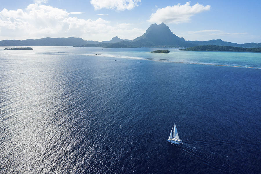 900x600-french-polynesia-sailing-catamaran-bora-bora-photo-credit-tahiti-tourisme-gregoire-le-bacon