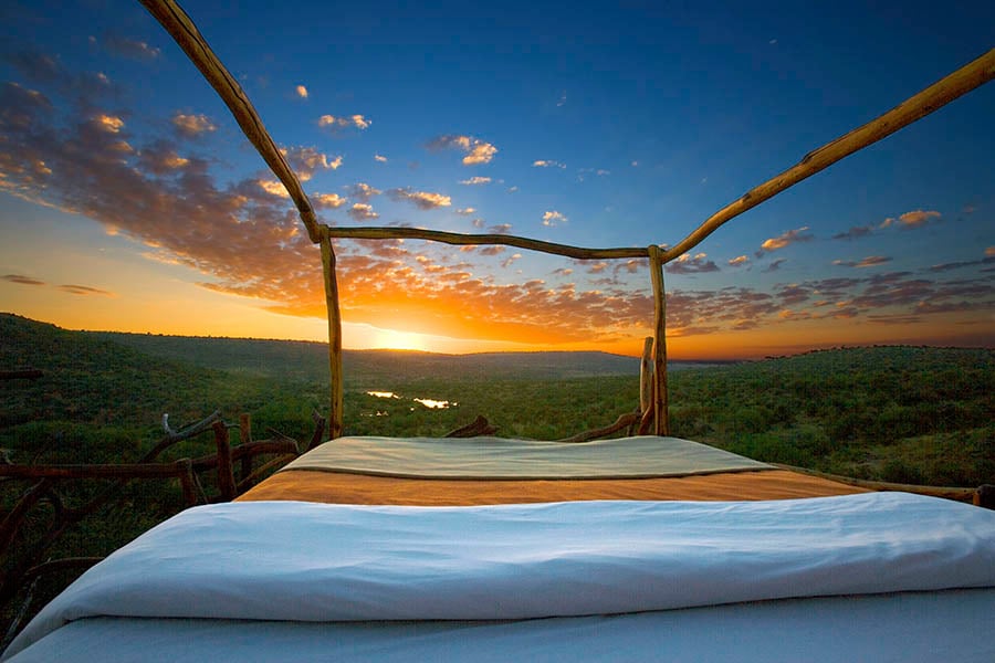 900x600-kenya-loisaba-star-bed-sunrise-credit-elewana-afrika-ltd
