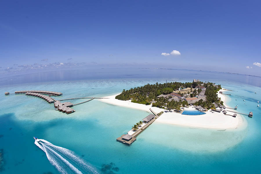 Enjoy a perfect week of luxury in the Maldives | photo credit: Velassaru Maldives