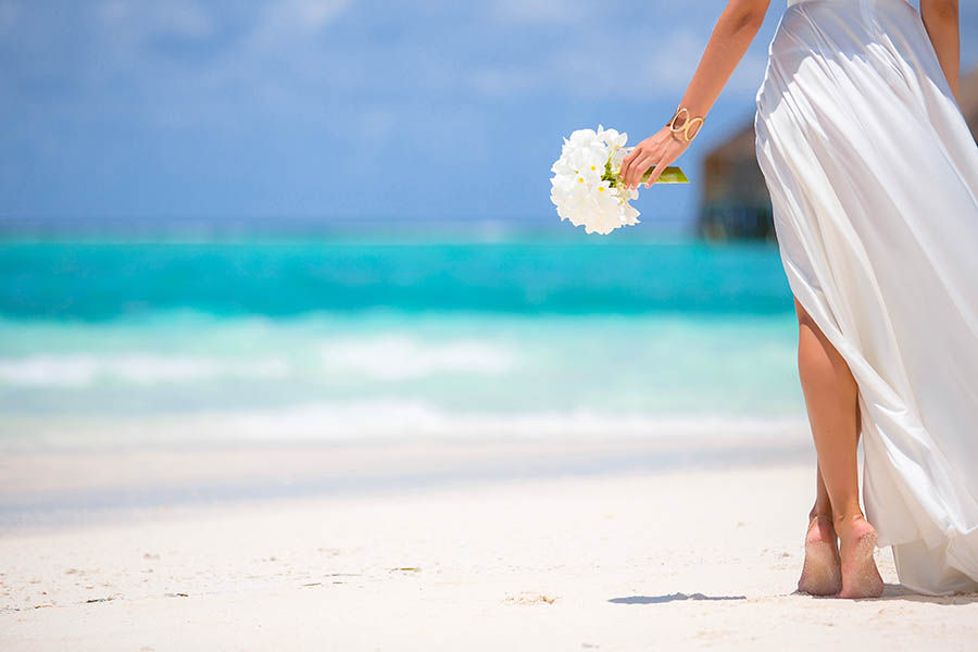 Be a barefoot bride in tropical Fiji | Travel Nation