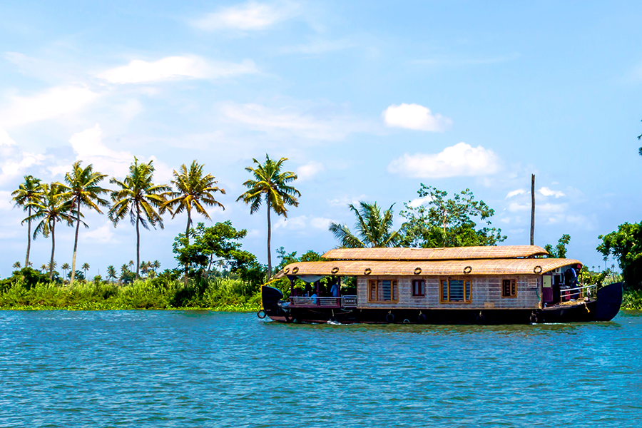 900x600_india_kerala_houseboat_backwaters