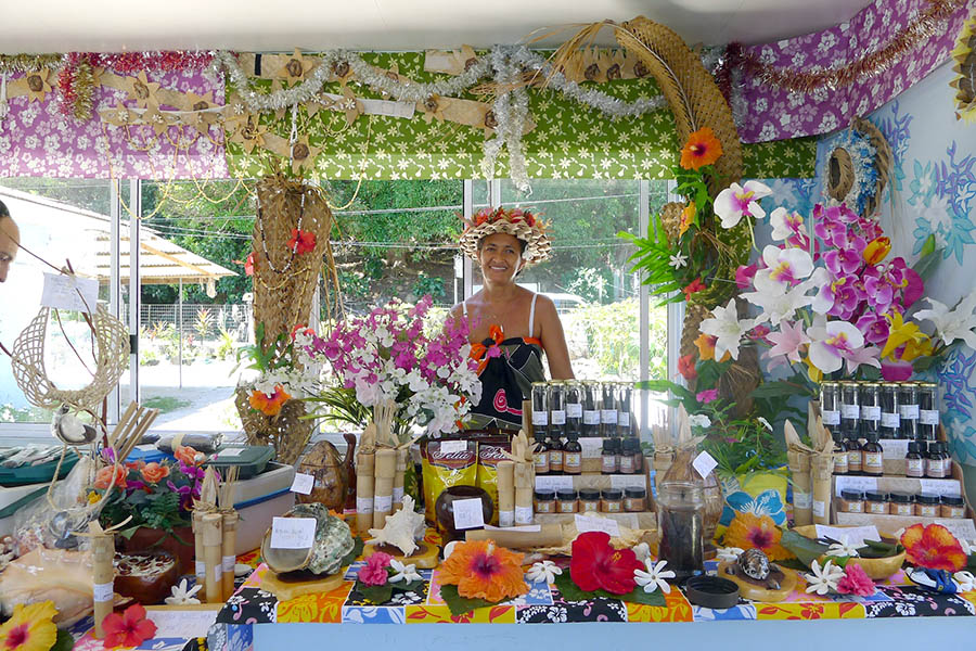 Experience a local Tahitian outdoor market 
