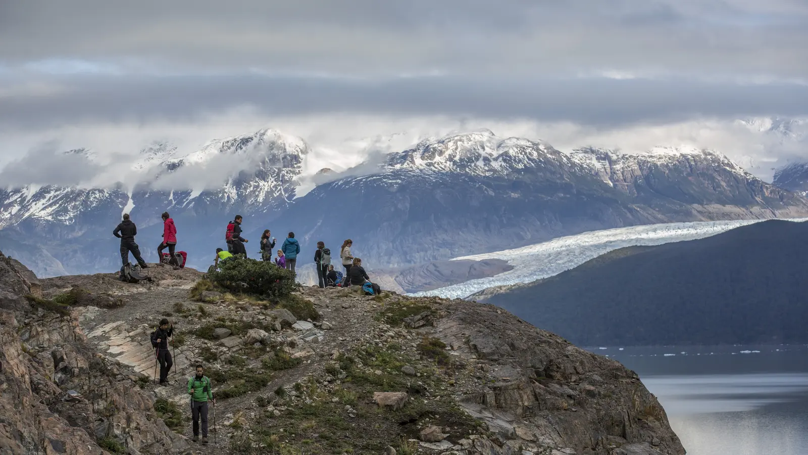 image_chiletoargentinapatagoniapeakscampfirenights