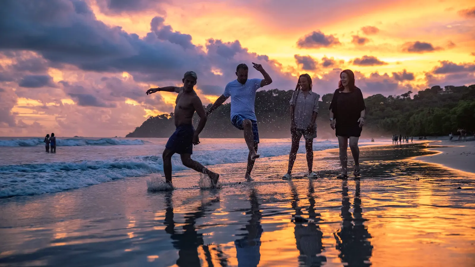image_costaricatortugueroarenalmanuelantonio
