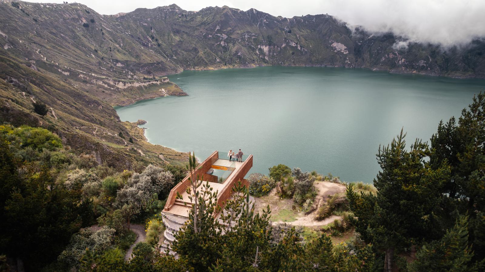 image_ecuadortheamazoncloudforestscraterlakes