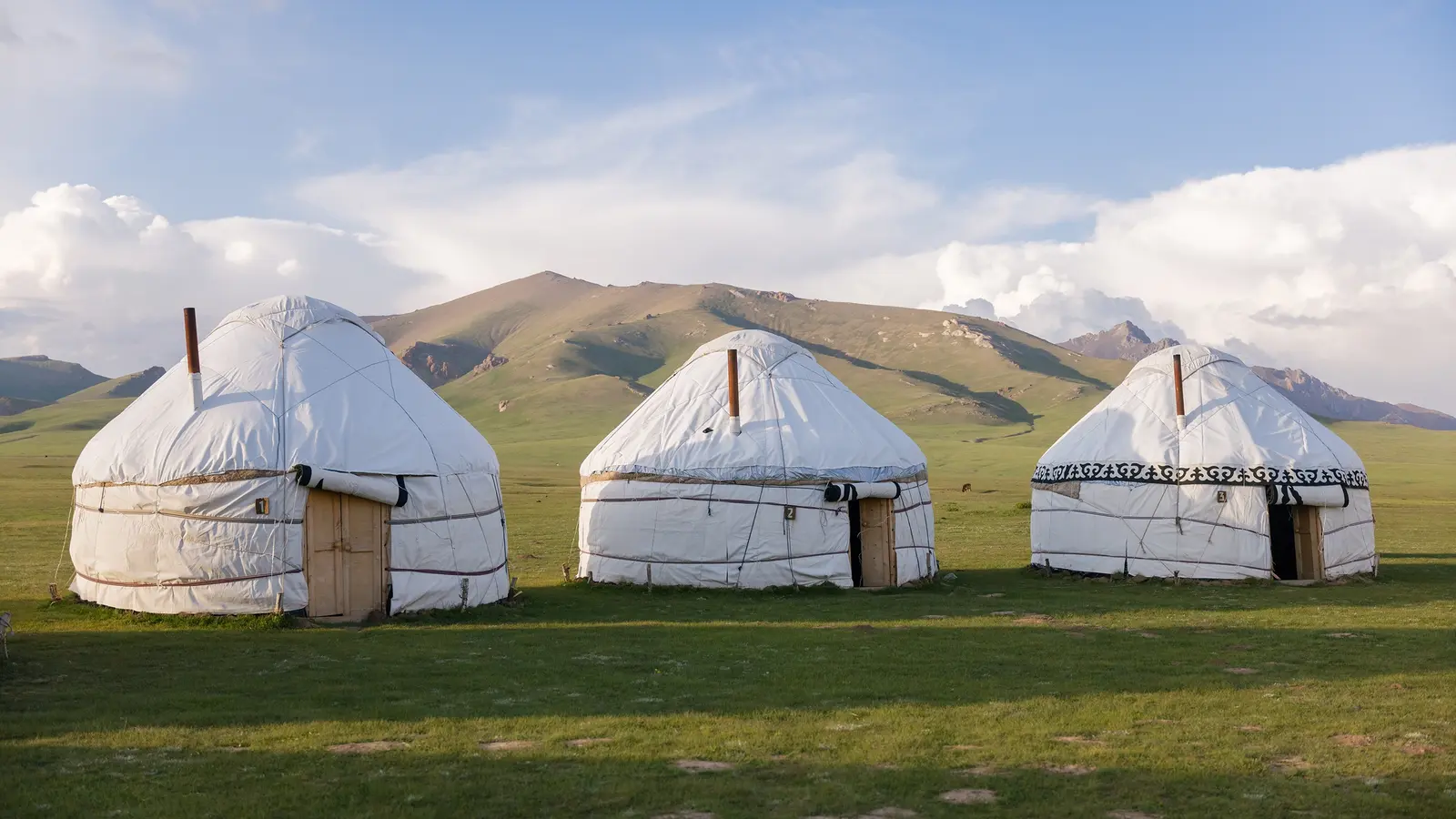 image_kyrgyzstankazakhstancolourfulcanyonsnomadicliving_12-days