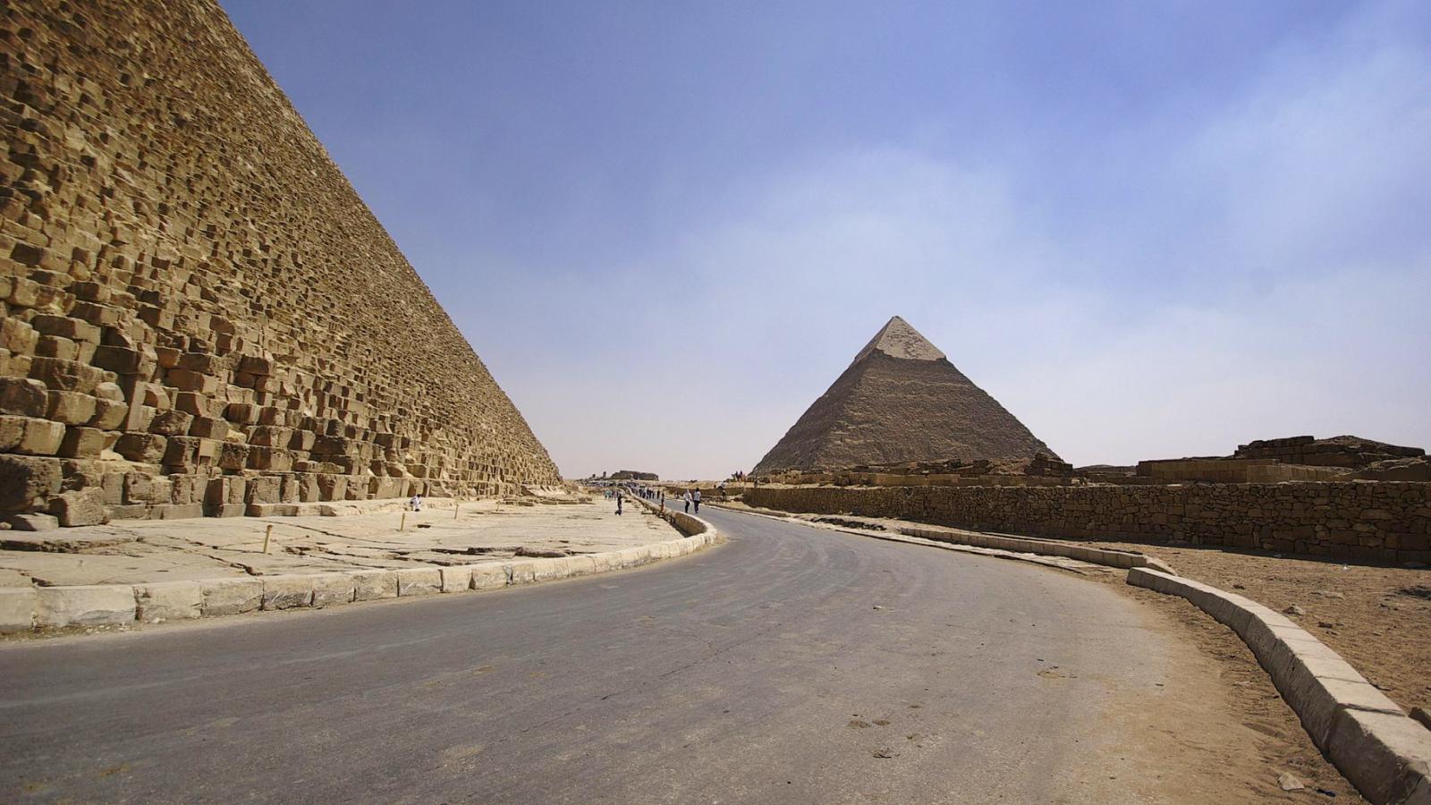 image_middleeastdreamescapeiconicpetrathegreatpyramids