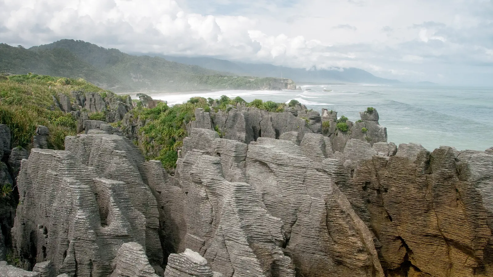 image_newzealandsouthislandencompassed