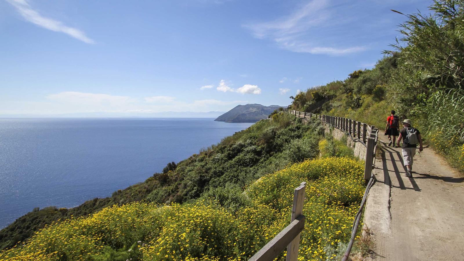 image_northernsicilyislandsvolcanoes_7-days