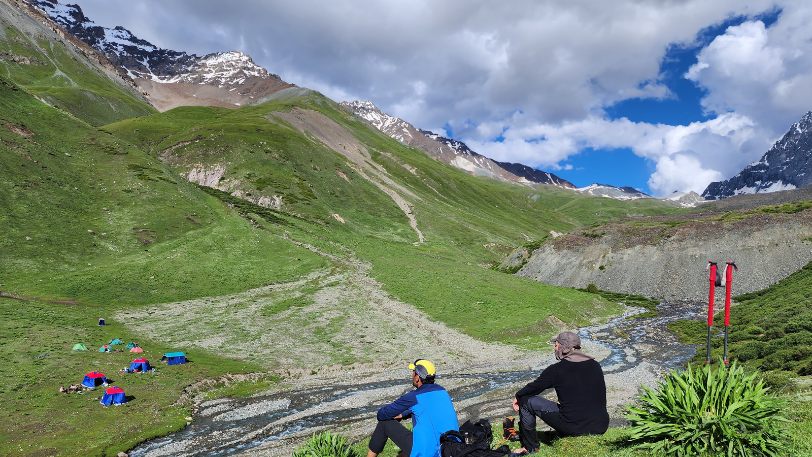 image_pakistanhikethekarakorammountains