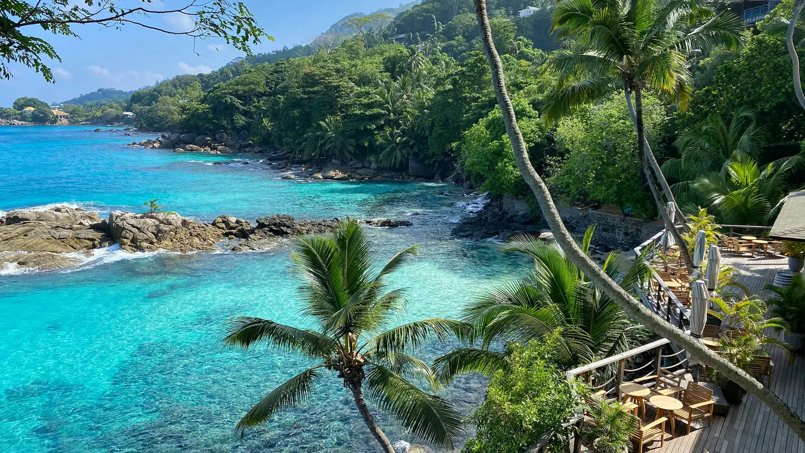 image_seychellesvalleedemaicurieuseislandtheshoresofanselazio
