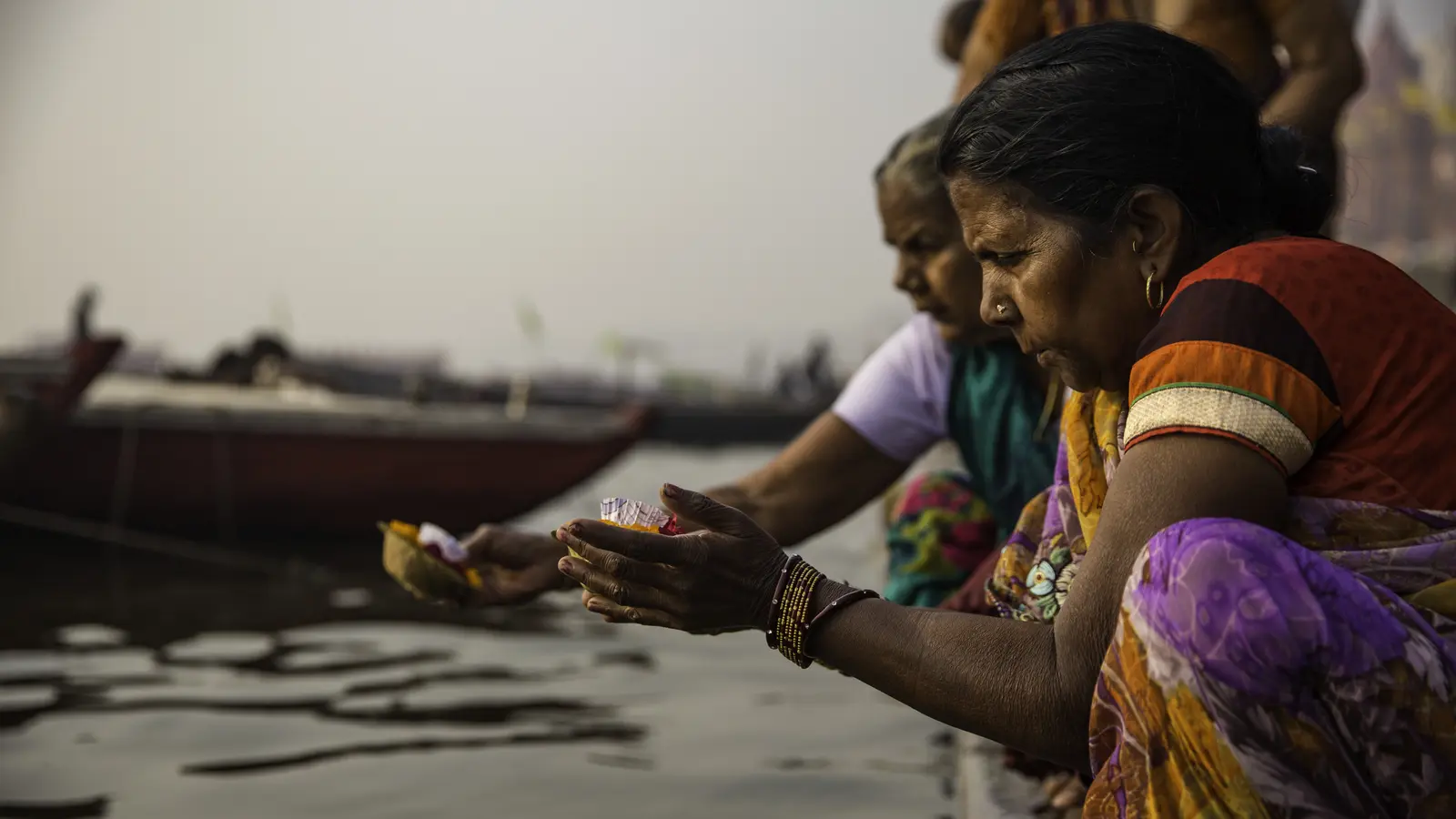 image_varanasitokathmandutemplestrailshimalayanhikes