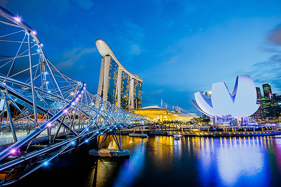 Be dazzled by the futuristic architecture of Marina Bay