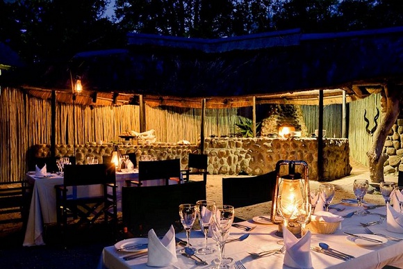 Bongani Mountain Lodge - Outdoor Dining