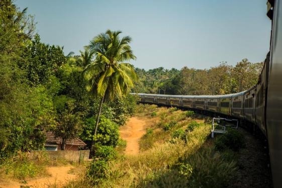 image_delhitokochihampiruinsthetajmahal