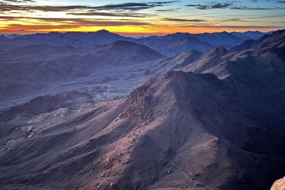 image_jordantoegyptthesinaipeninsulatheshimmeringredsea