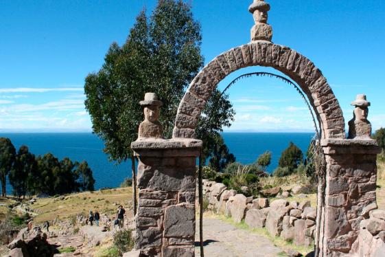 image_perupanoramalaketiticacamachupicchubytrain