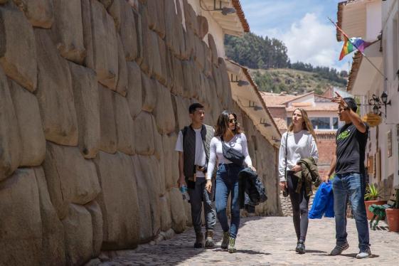 image_perussacredvalleymachupicchubytrain