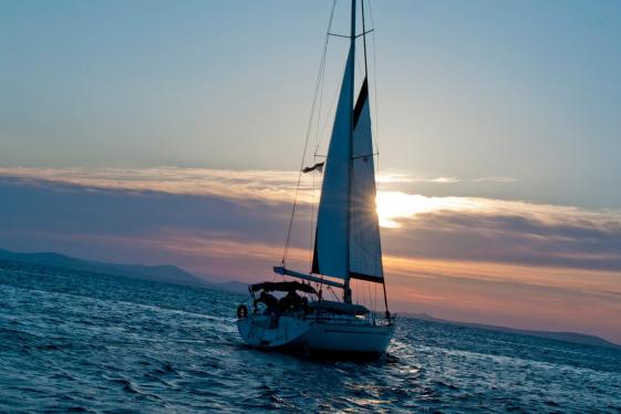 image_sailinggreece-santorinitosantorini