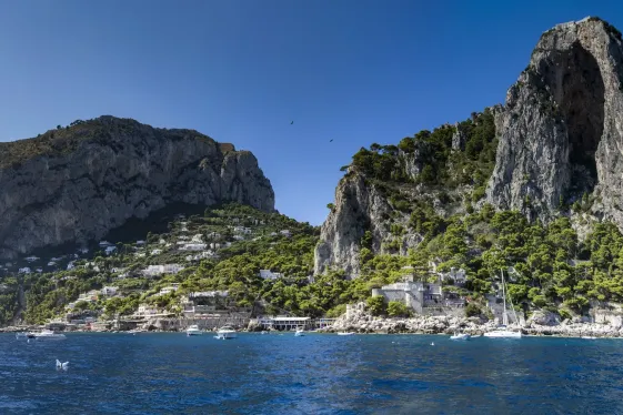 image_sailingtheamalficoastcapripositanocoastalbliss