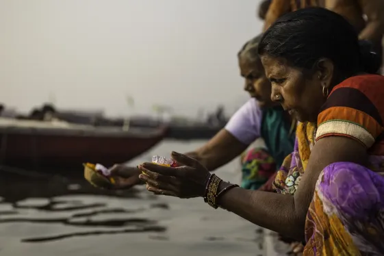image_varanasitokathmandutemplestrailshimalayanhikes