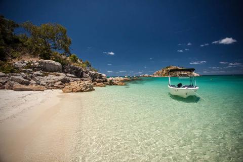 Lizard Point, Personal dinghy, Australia | Photo credit Luxury Lodges of Australia