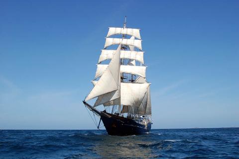 Cruise on board the Mary Anne, the Galapagos Islands’ only 3-masted traditional schooner