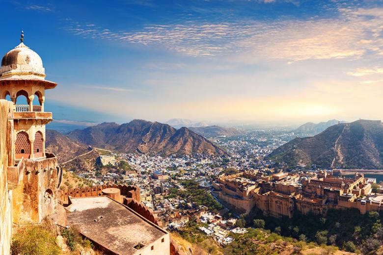 Enjoy scenic views from the Amber Fort in Jaipur | Travel Nation