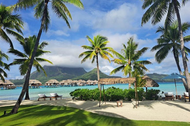 Stay at the Four Seasons Bora Bora | Travel Nation