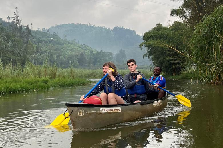 Liz and George kayaking in Rwanda | Travel Nation