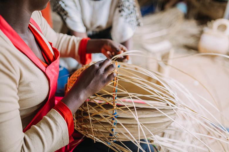 Learn local crafts in Rwanda | Travel Nation