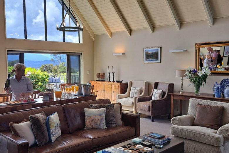 Stay at beautiful Rimu Lodge, NZ | Travel Nation