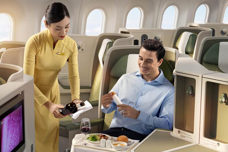 Service in Vietnam Airlines business class | Travel Nation
