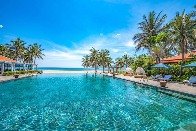 Visit the beach in Nha Trang, Vietnam | Travel Nation 