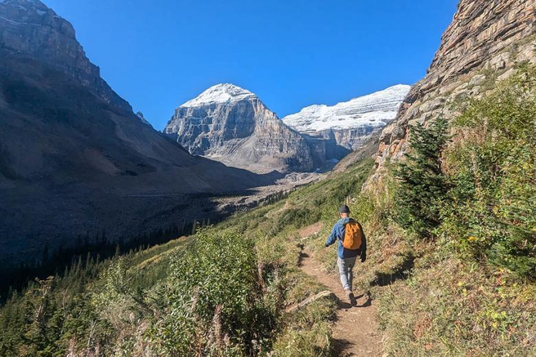 Scott hiking in the Plain of Six Glaciers | Travel Nation