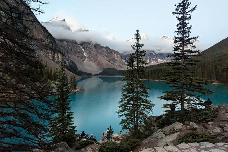 Sunrise at Moraine Lake | Travel Nation
