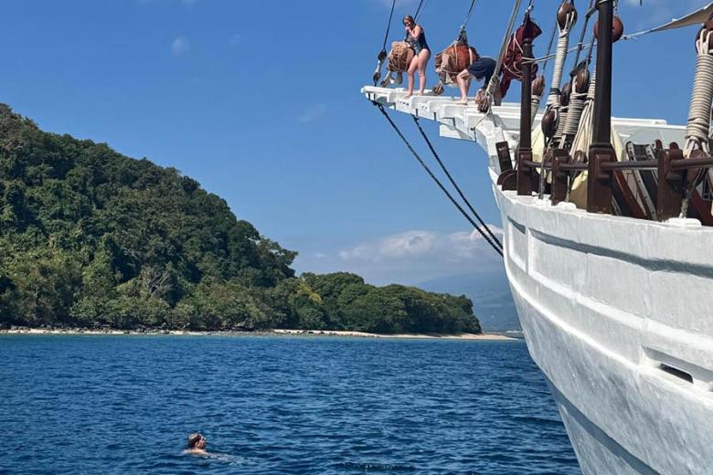 Go snorkelling in Komodo National Park | Travel Nation