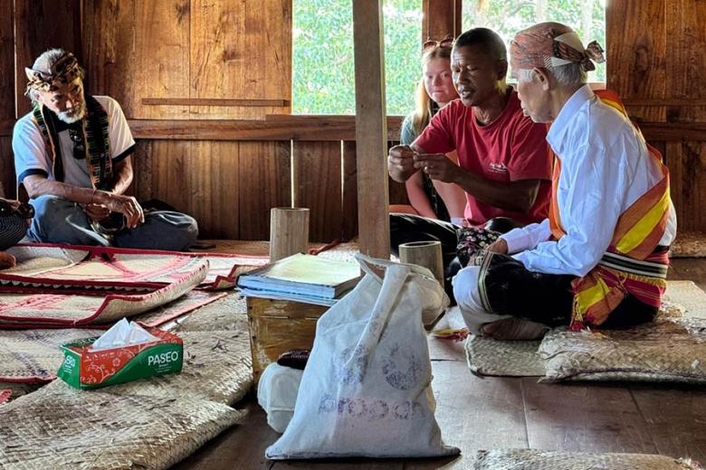 Learning about traditional life in Indonesia | Travel Nation