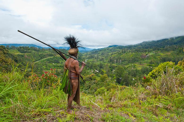 Local tribesman in Papua New Guinea | Travel Nation