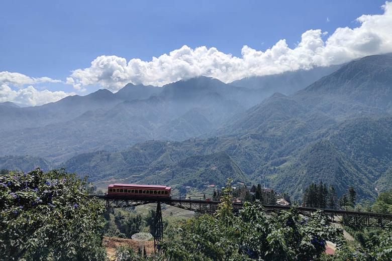 Take the red trian in Sapa | Travel Nation