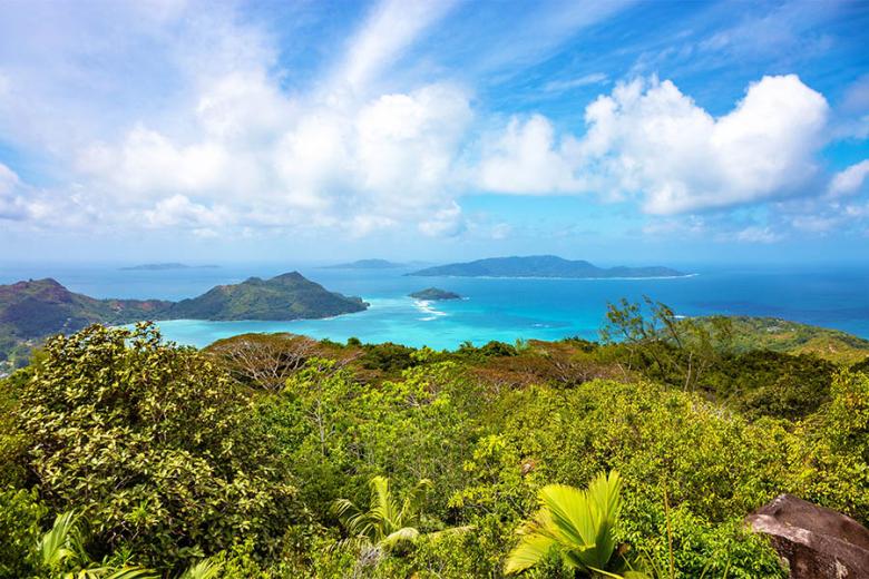 Explore beautiful Praslin | Travel Nation